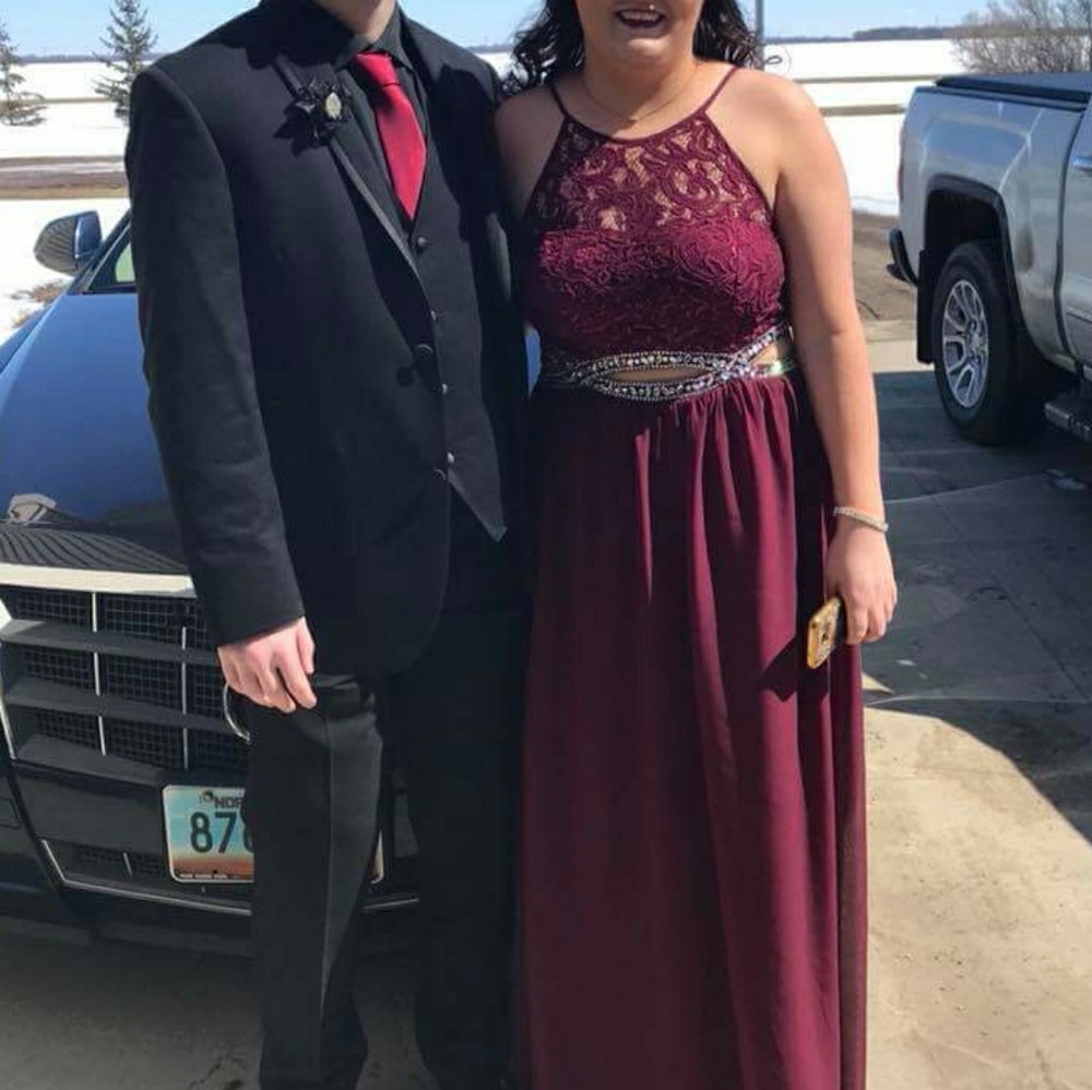 Prom dress - Picture 1 of 3